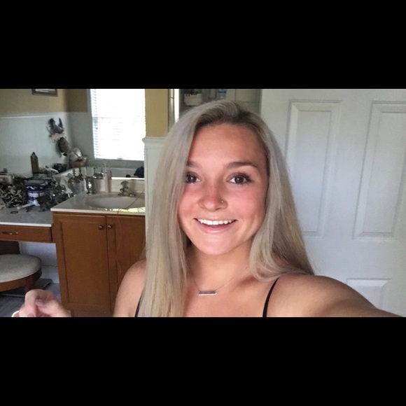 Meet your Posher, Liv!!!! - Picture 1 of 1